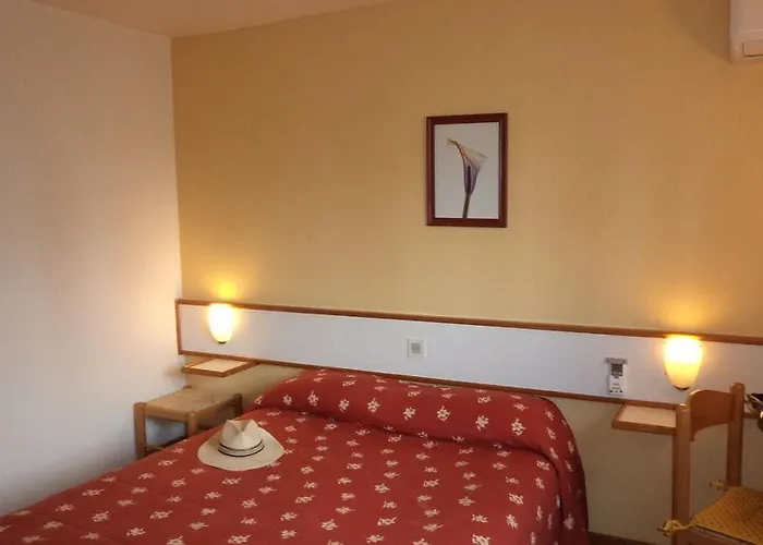 The Originals City, Le Puech, Hotel