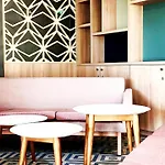 Hotel The Originals City, Le Puech, Narbona